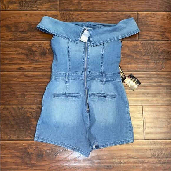 Bebe Off The Shoulder Denim Distressed Romper Contemporary Feminine Festival - Picture 14 of 16